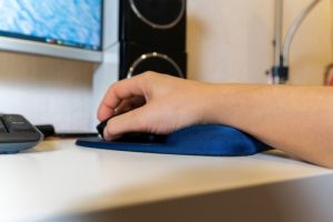 ergonomic mouse pad benefits