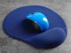 Ergonomic mouse pad features